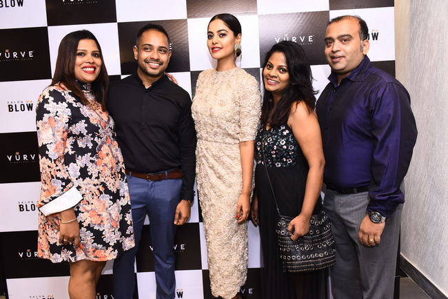 Bindu Madhavi in Salon Blow Inauguration Stills